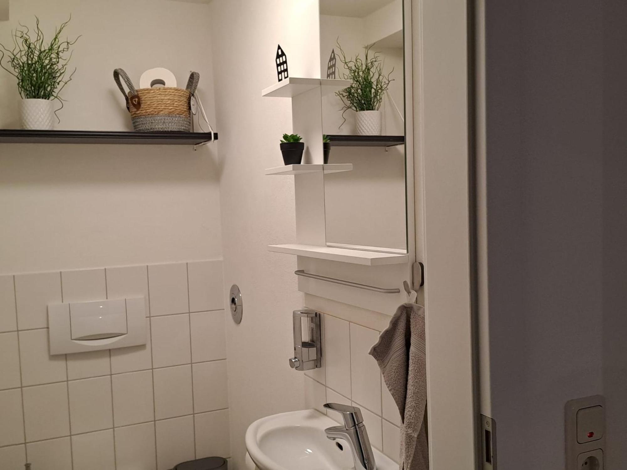 Souterrain-apartment In Wehlheiden Kassel